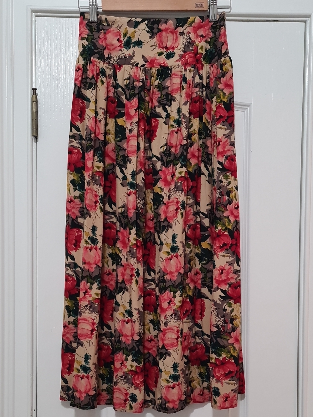 NATURAL LIFE Floral Maxi Skirt in Beige, Red, Green